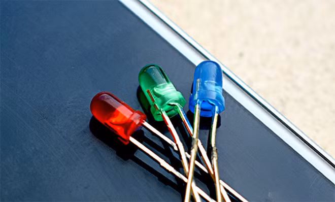 Công nghệ MicroLED còn lâu mới soán ngôi OLED? - ảnh 2