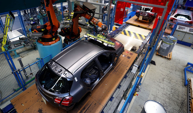 Trăm triệu công nhân Trung Quốc sắp 'lép vế' trước robot ảnh 2 Trăm triệu công nhân Trung Quốc sắp 'lép vế' trước robot - ảnh 4