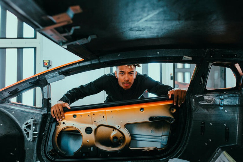 Gray đã tạo nên một tác phẩm để đời. Ảnh: Carbuzz Gray đã tạo nên một tác phẩm để đời. Ảnh: Carbuzz