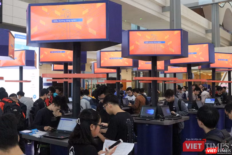 Đấu trường Công nghệ, nơi các bạn trẻ thi thố tài năng lập trình