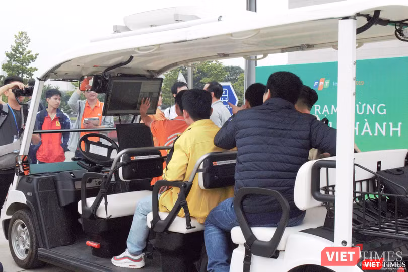 Trải nghiệm xe tự hành của FPT