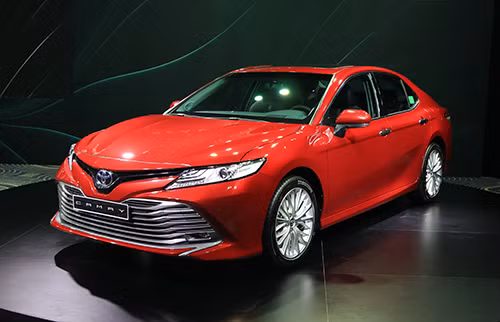 Toyota Camry nhập khẩu Thái Lan trong sự kiện ra mắt hôm 23/4 tại Vĩnh Phúc. Ảnh: Đức Huy