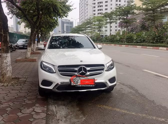 Mercedes chạy lướt cũng rất giữ giá vì xe được đánh giá cao về chất lượng