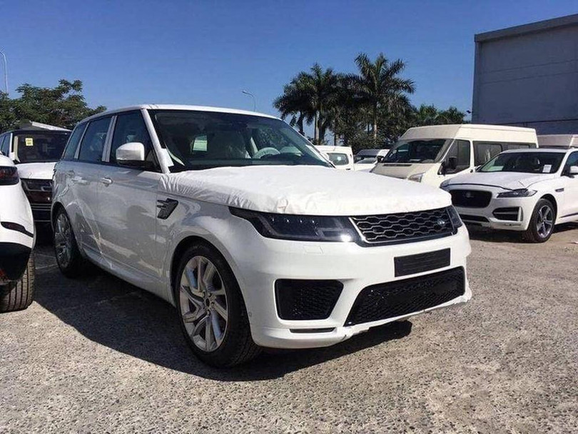 Land Rover Range Rover Sport HSE DYNAMIC: Phí trước bạ 800 triệu đồng Land Rover Range Rover Sport HSE DYNAMIC: Phí trước bạ 800 triệu đồng