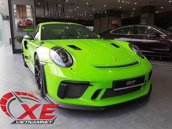 Porche 911 GT3RS (991850): Phí trước bạ xấp xỉ 1,9 tỷ đồng Porche 911 GT3RS (991850): Phí trước bạ xấp xỉ 1,9 tỷ đồng