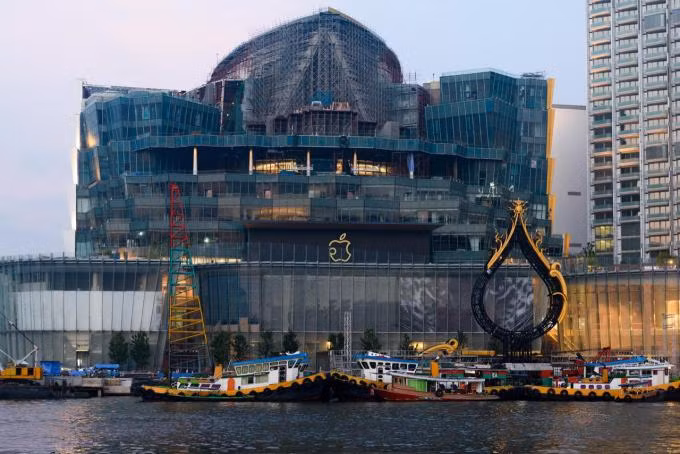 Trung tâm mua sắm Iconsiam - nơi đặt Apple Store đầu tiên ở Thái Lan vẫn đang được xây dựng nhưng dự kiến sẽ mở cửa vào tháng tới