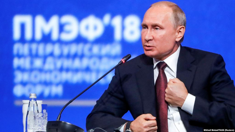 Tổng thống Nga phát biểu tại Diễn đàn Kinh tế Quốc tế Saint Petersburg (ảnh: RFERL)