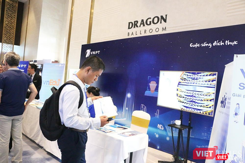 Gian hàng giới thiệu giải pháp Định danh điện tử của VNPT