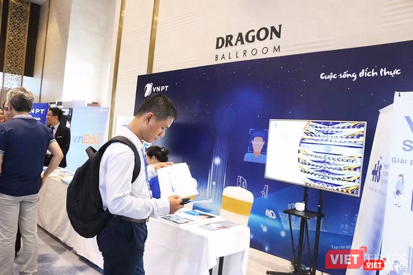 Gian hàng giới thiệu giải pháp Định danh điện tử của VNPT