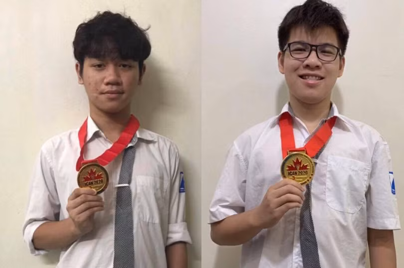 Giấy chứng nhận và huy chương vàng iCAN 2020 mà Bảo và Khánh đã nhận được