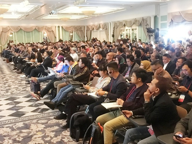 Hàng trăm nhà báo, phóng viên trên khắp thế giới về dự, đưa tin bài tại Tokyo Motor Show 2019. Ảnh: Tuấn Nguyễn