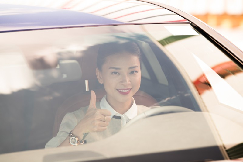 Ngô Thanh Vân cực kỳ ấn tượng với khả năng vận hành của hai mẫu xe chiếc VinFast Lux và cho biết sẽ sớm tậu một chiếc để sử dụng làm phương tiện di chuyển hàng ngày