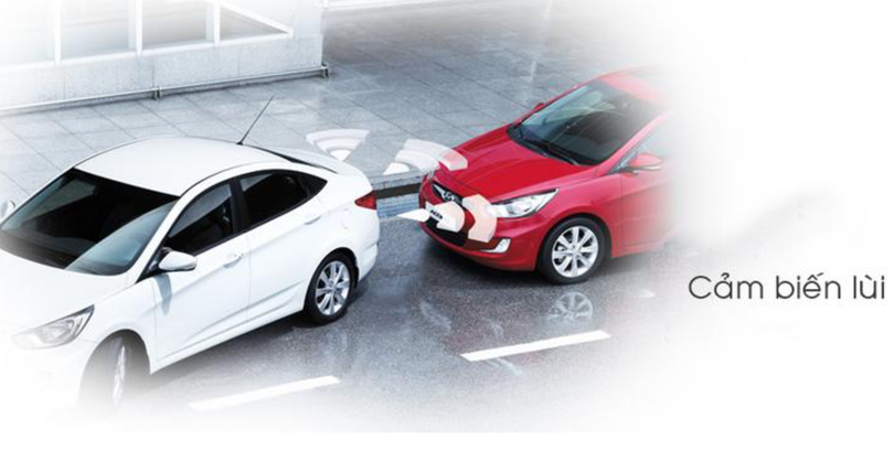 Cảm biến lùi giúp tài xế tránh khỏi va chạm không mong muốn từ phía sau. Ảnh BD