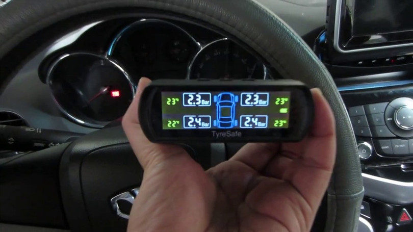 Tài xế sẽ kịp thời phát hiện khi lốp bị dính đinh hay có hiện tượng bất thường. Ảnh BD