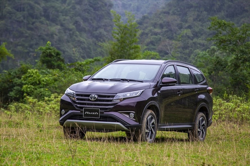 Toyota Rush từng được đại lý rao “bia kèm lạc” với giá trị gói phụ kiện là 80-100 triệu đồng/xe. Ảnh BD