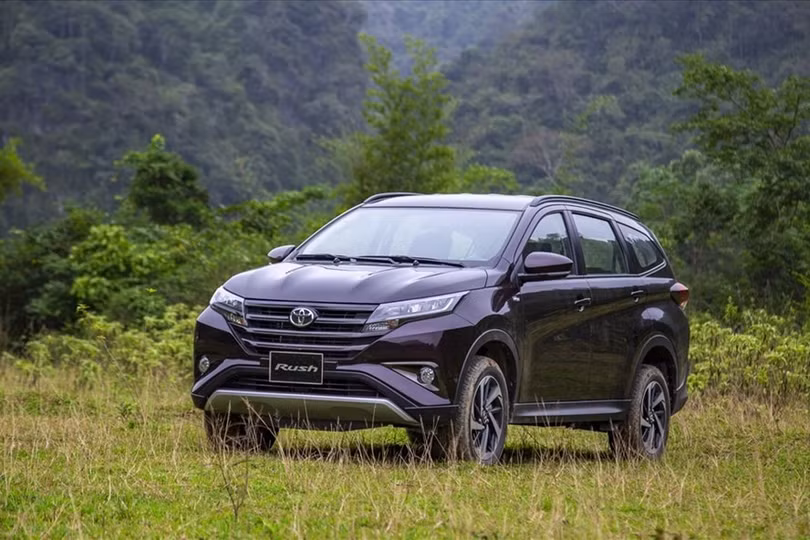 Toyota Rush từng được đại lý rao “bia kèm lạc” với giá trị gói phụ kiện là 80-100 triệu đồng/xe. Ảnh BD Toyota Rush từng được đại lý rao “bia kèm lạc” với giá trị gói phụ kiện là 80-100 triệu đồng/xe. Ảnh BD