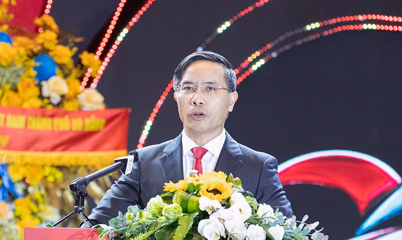 Ông Phạm Đức Ấn, Chủ tịch UBND TP Đà Nẵng phát biểu tại phiên khai mạc Đại hội lần thứ VIII của Hội Doanh nhân trẻ TP Đà Nẵng.