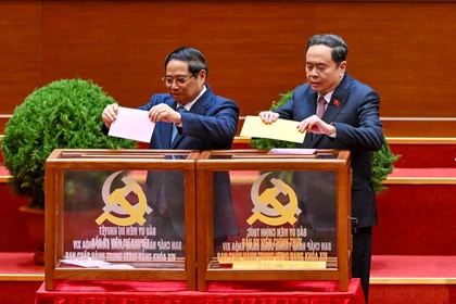 Đại hội Đảng lần thứ 14 vừa công bố danh sách Ban Chấp hành Trung ương với 200 Ủy viên tối 22/1.