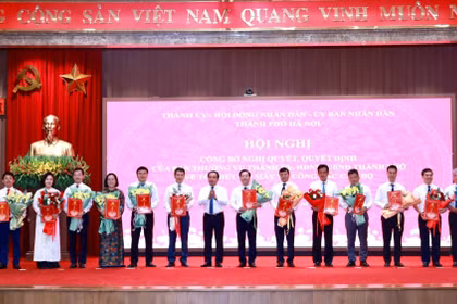 Hà Nội điều động, bổ nhiệm loạt cán bộ sau khi sắp xếp các sở