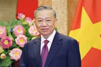 Tổng bí thư Tô Lâm: Phấn đấu mỗi phụ nữ quân đội là một gương sáng