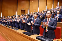 Các đại biểu dự phiên thảo luận ở hội trường về các văn kiện Đại hội XIV của Đảng.