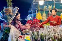 "Chiến lợi phẩm" sau một buổi tối mua sắm của vị khách hàng.