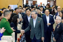 Tổng bí thư Tô Lâm tiếp xúc cử tri tại 11 phường ở Hà Nội. Ảnh: TTXVN.