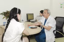 “Đường mổ vô hình” giúp nữ bệnh nhân trẻ tuổi chiến thắng ung thư