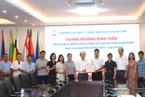 Tuyển dụng đặc cách nam sinh lao lên thác nước cứu bé trai đuối nước