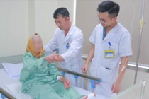 Gãy xương đùi ở tuổi 104: Ca thay khớp háng hiếm gặp