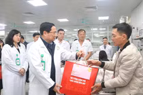 Thủ tướng: Bệnh viện Việt Đức là “niềm hy vọng cuối cùng” của người bệnh ngoại khoa