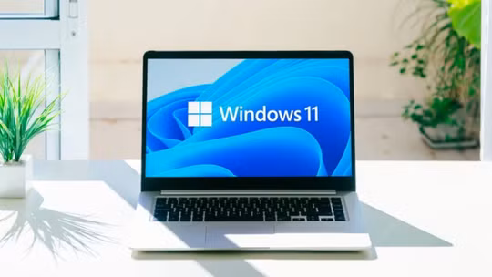 Vì sao bạn không nên trì hoãn cập nhật Windows? Ảnh: Reuters.