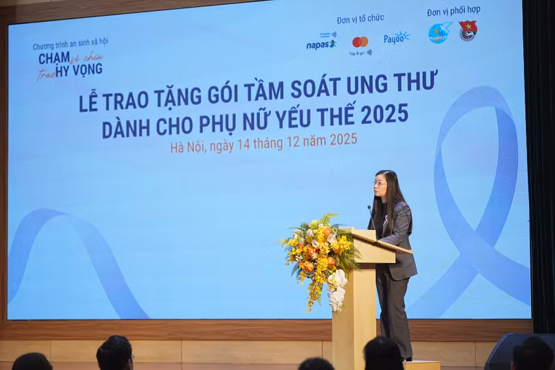 cham-se-chia-trao-hy-vong-trao-suat-tam-soat-ung-thu-cho-phu-nu-yeu-the-53.jpg