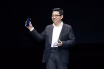 Dư Thừa Đông luôn là người trực tiếp giới thiệu sản phẩm mới của Huawei. Ảnh: Sohu.