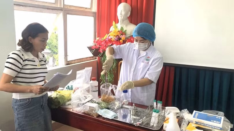 Phát hiện thực phẩm có nguy cơ gây hại sức khỏe, địa phương phải xử lý ngay