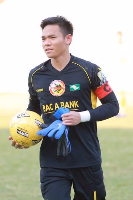 Thủ môn Nguyên Mạnh (SLNA) đã trở lại ĐT Việt Nam. Ảnh SLFC.