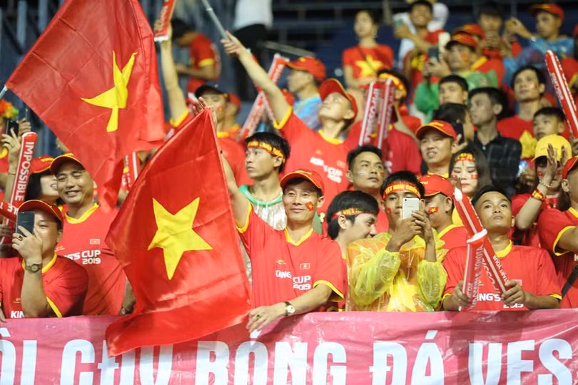 Tâm thế “King of ASEAN” ảnh 2 Khán giả Việt Nam đã chứng kiến trận đấu tuyệt vời trên sân Chang Arena (ảnh TTVH)