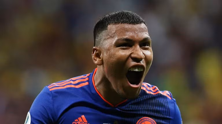 Martínez tái hiện lại cú solo của cầu thủ dự bị Everton (Brazil) đã làm được trong trận khai mạc Copa America 2019 (ảnh AP)