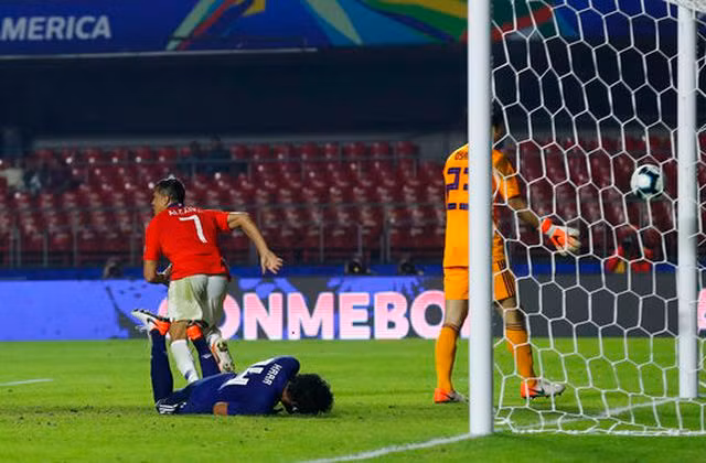 Chile –Nhật bản (4-0): Hiệp sĩ “Samurai” trẻ thất trận vì kiếm cùn ảnh 2 Chi Lê đến với Copa lần này với dàn cầu thủ gần như y hệt 2 năm về trước. Ảnh AP