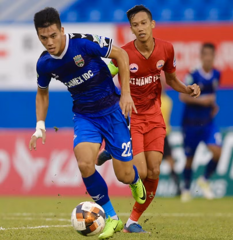 Tiến Linh (B.BD) vừa có hat-trick vào lưới Tây Ninh trong chiến thắng 5-0 (ảnh VPF)