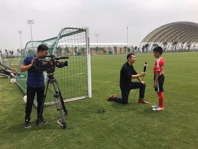 , “Messi Hà Tĩnh” Lê Anh Đức cùng 3 học viên PVF (sinh năm 2007) gồm Lê Minh Nhật, Lê Quang Tâm, Phan Thanh Hoàng đã tham gia chương trình bóng đá trẻ Quốc tế “Football for Friendship” được tổ chức tại Madrid, Tây Ban Nha. Ảnh FBNV , “Messi Hà Tĩnh” Lê Anh Đức cùng 3 học viên PVF (sinh năm 2007) gồm Lê Minh Nhật, Lê Quang Tâm, Phan Thanh Hoàng đã tham gia chương trình bóng đá trẻ Quốc tế “Football for Friendship” được tổ chức tại Madrid, Tây Ban Nha. Ảnh FBNV