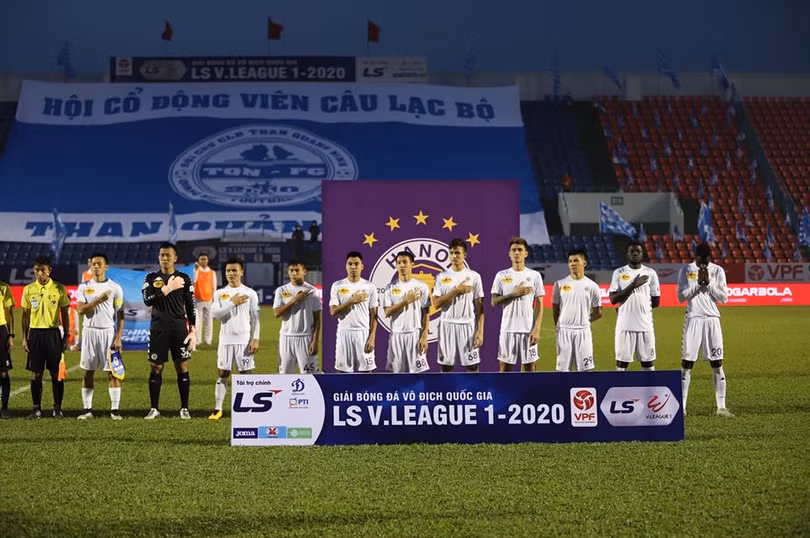 Việc thuê một chuyên gia nước ngoài đến ngồi vị trí GĐKT làm việc thực sự trong giai đoạn này là điều không hề đơn giản chút nào. Ảnh CLB