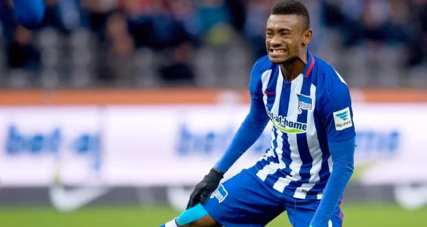 Hành động thiếu suy nghĩ của anh khiến kế hoạch nối lại Bundesliga có nguy cơ bị trì hoãn. Ảnh Hertha Berlin