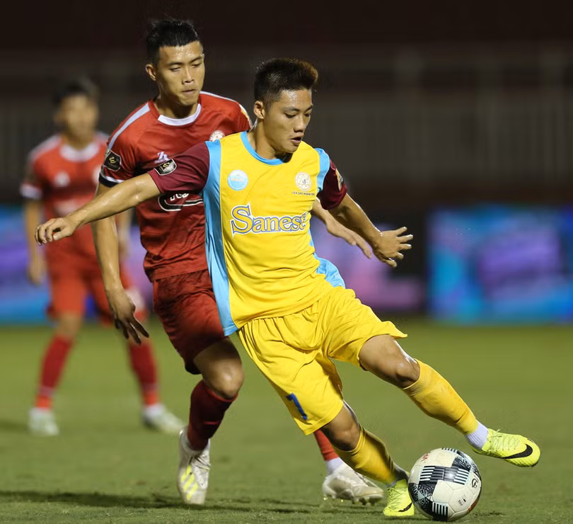 Chức vô địch V.League 2019 đã có chủ? ảnh 1 Phải có phép màu thì S.Khánh Hòa mới thoát khỏi chiếc vé xuống hạng Nhất. Ảnh VPF.