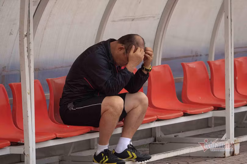 Ông Park đã xoay xở hết cách. Ảnh AFC