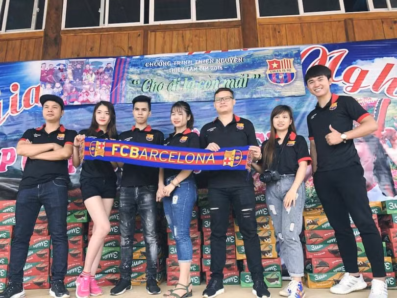 Đội bóng hàng đấu xứ bò tót đã có 1270 hội CĐV chính thức, trong đó có 604 hội CĐV tại Catalan, thêm vào đó là 518 hội CĐV thuộc phần còn lại của Tây Ban Ban và 148 hội CĐV trên khắp thế giới; với tổng số người tham gia là 170.568. Ảnh FB hội