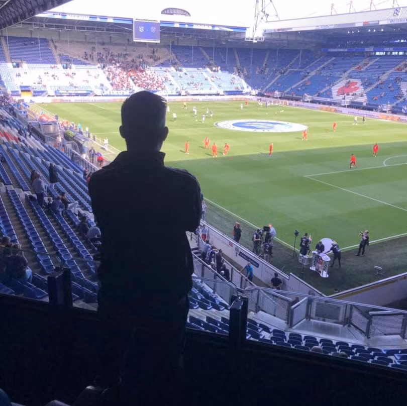SC Heerenveen lơ lửng án phạt nếu Văn Hậu không được đá 20% số trận chính thức. SC Heerenveen lơ lửng án phạt nếu Văn Hậu không được đá 20% số trận chính thức.