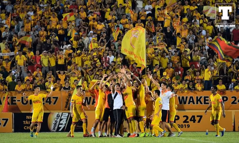 Nam Định chính là đội bóng nhân dân tại V.League. ẢnhTTVN Nam Định chính là đội bóng nhân dân tại V.League. ẢnhTTVN