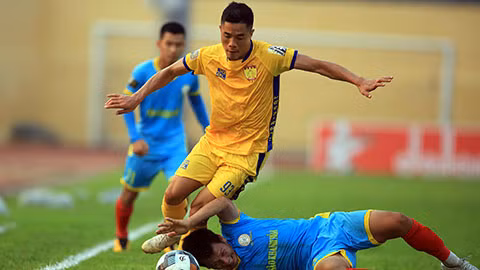 S.Khánh Hòa đang từ từ ngã ngựa. Ảnh KHFC.