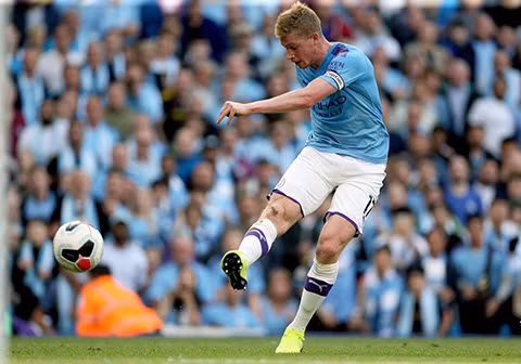 VAR là “đối thủ không chung trời, đội đất” với Man.City ảnh 1 Nhạc trưởng De Bruyne dường như đã tìm lại chính mình. Ảnh BBC.